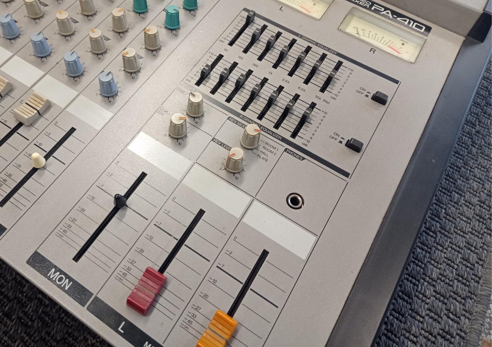 Roland PA-410 Powered Mixer :: Nettikitara.com