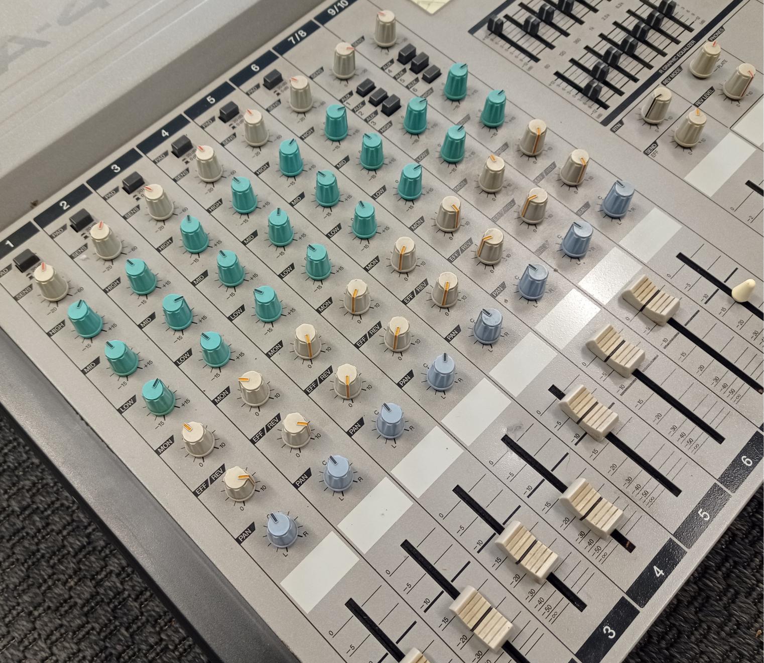 Roland PA-410 Powered Mixer :: Nettikitara.com